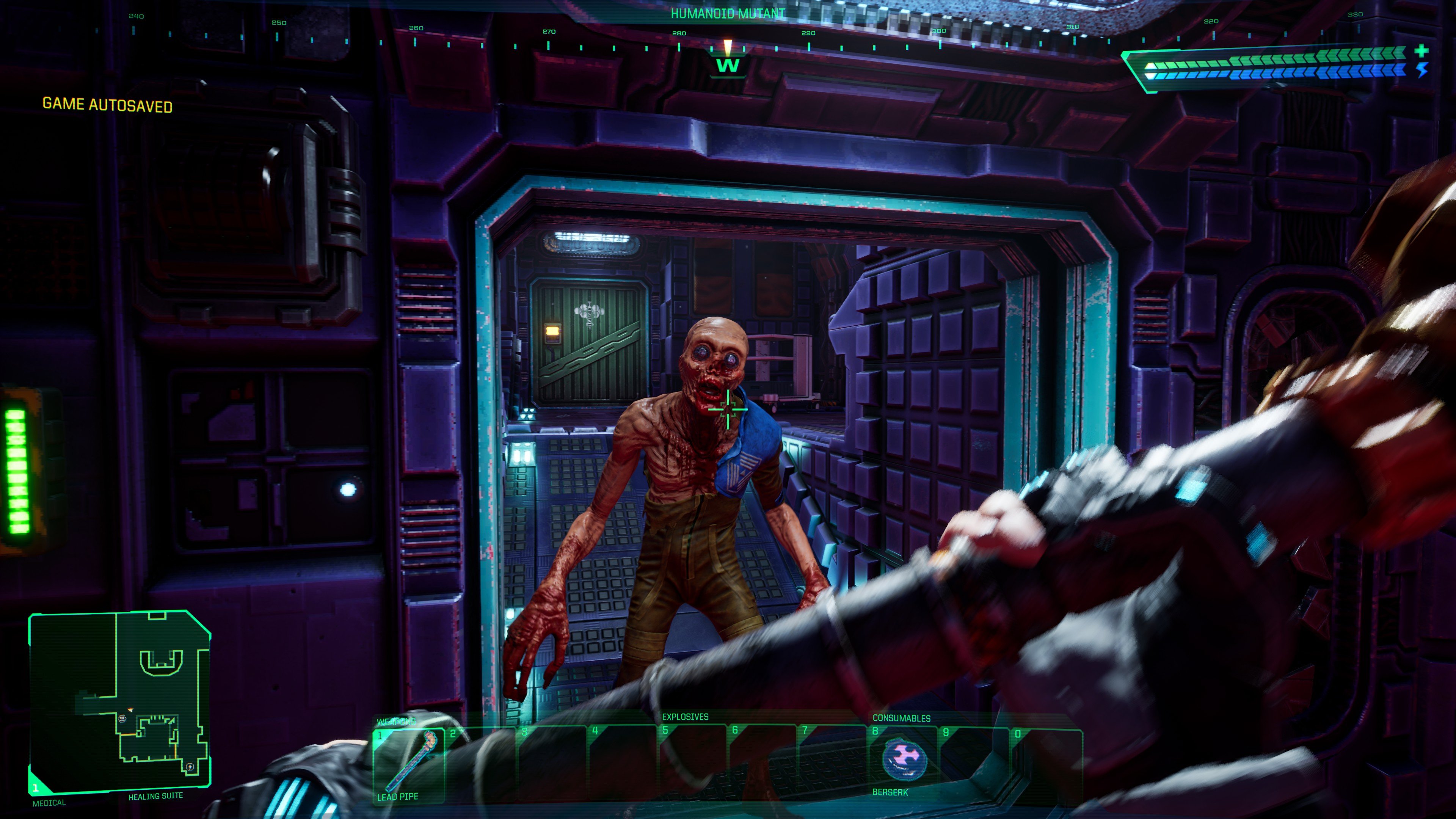 Игрок нападает на мутанта в ремейке System Shock.