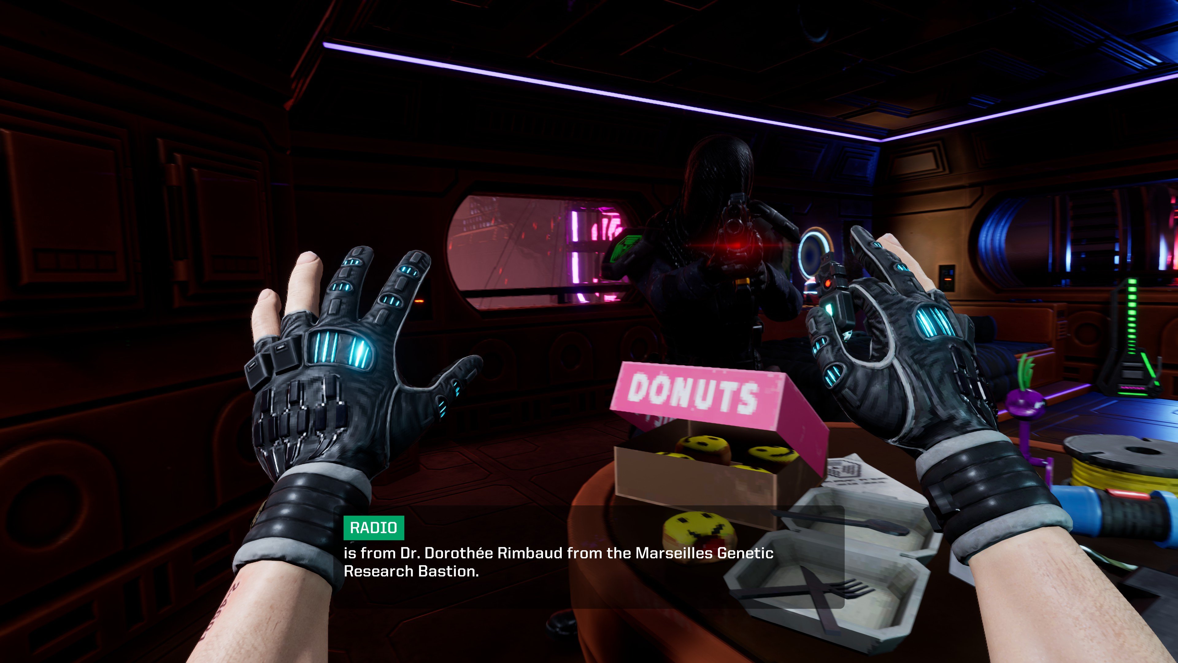 Вооруженные бандиты держат главного героя на мушке в ремейке System Shock.