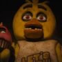 Трейлер фильма Five Nights at Freddy's наконец-то представляет банду: Фредди, Фокси, Бонни, Чика и мистер Кекс, который съедает лицо парня. vtkvjyzkwntl4rdamsx8zm 1200 80