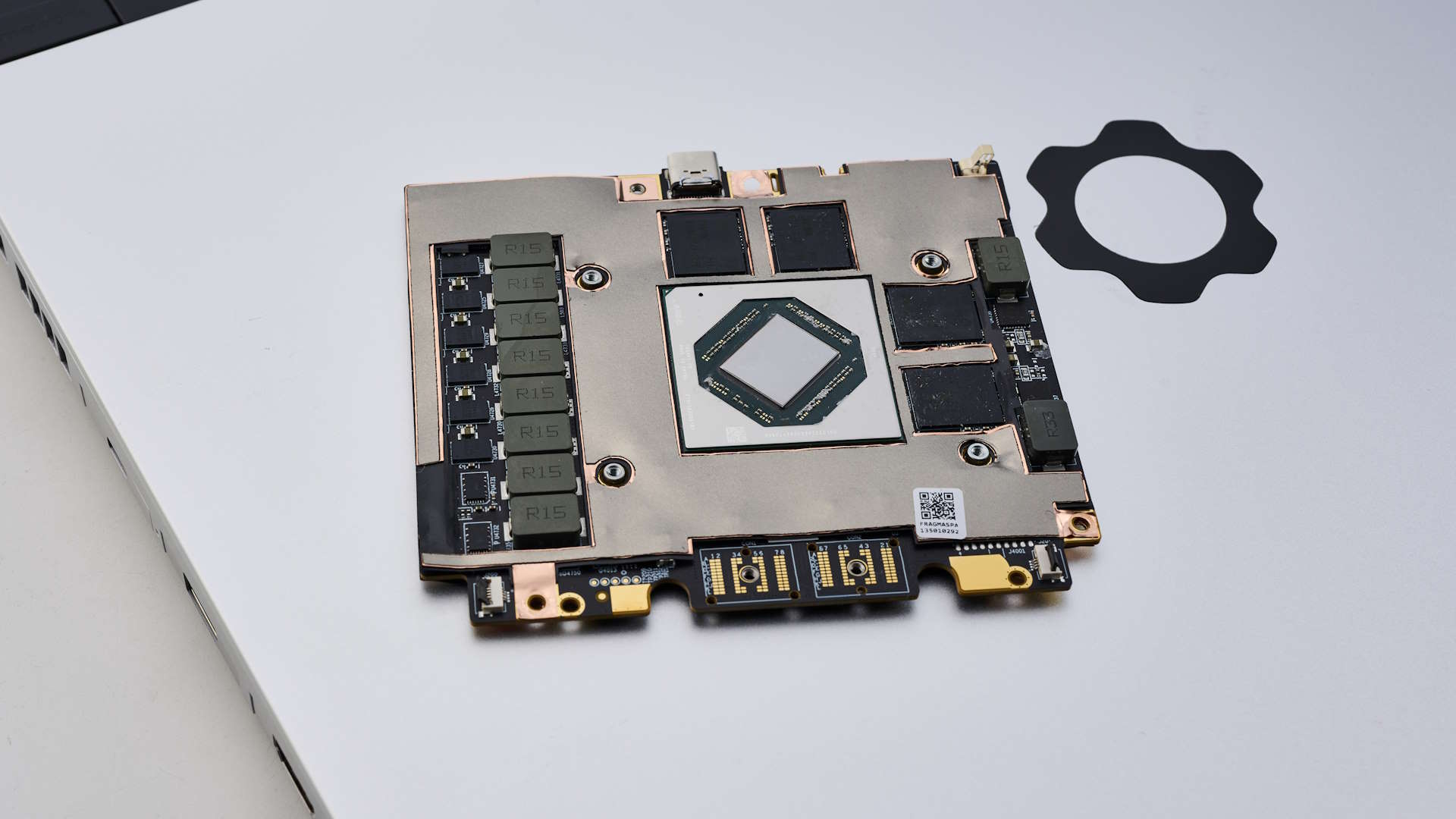 Модуль графического процессора игрового ноутбука Framework 16 RX 7700S